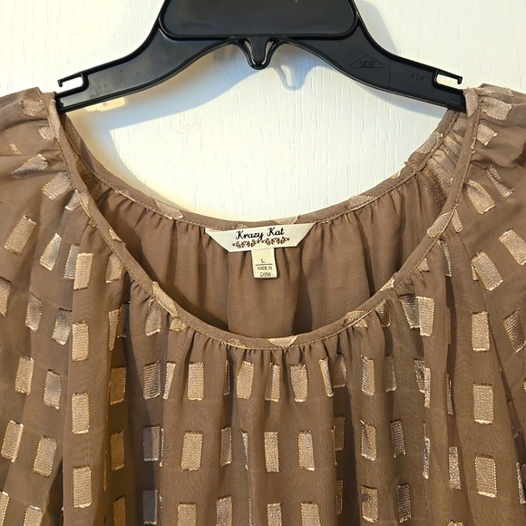 Women's Tan Patterned Top - Picture 3 of 6